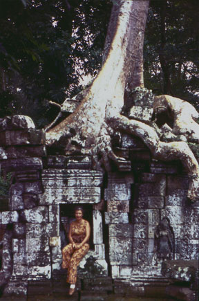 Janice Tait in Cambodia image